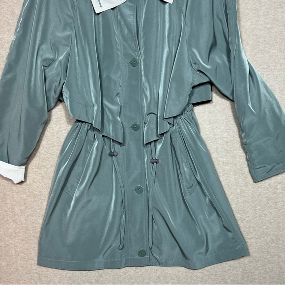 Sold - Picture 3 of 8